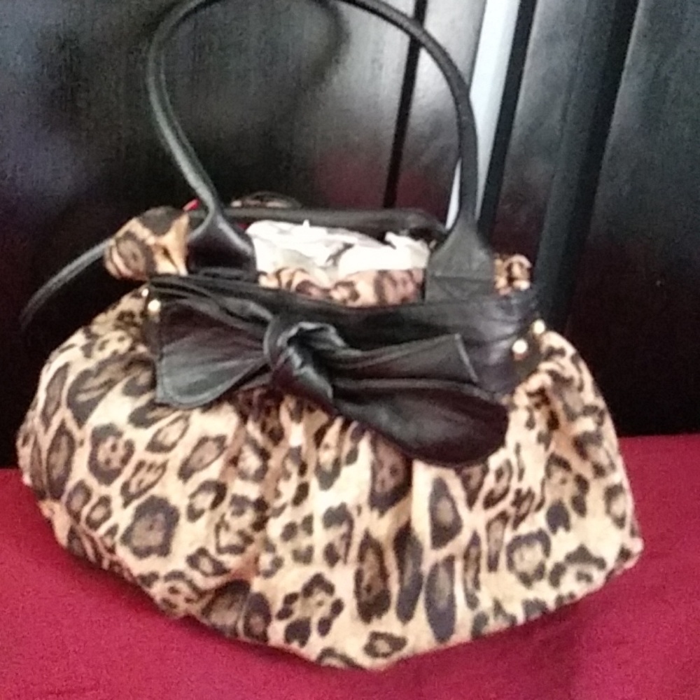 Handbag - Picture 2 of 3